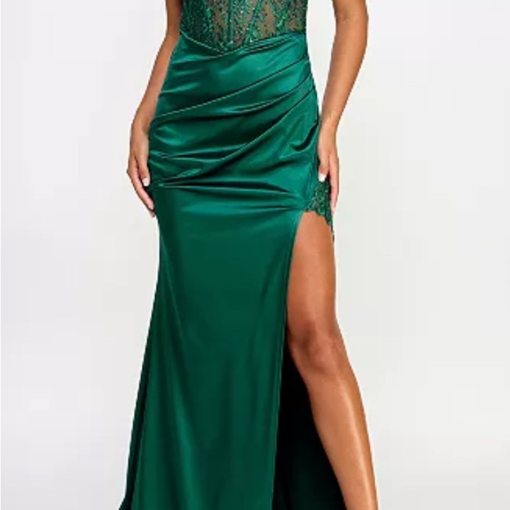 B Darlin Emerald Maxi Dress